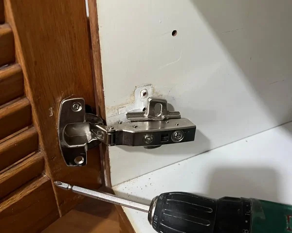 Cabinet Hicching